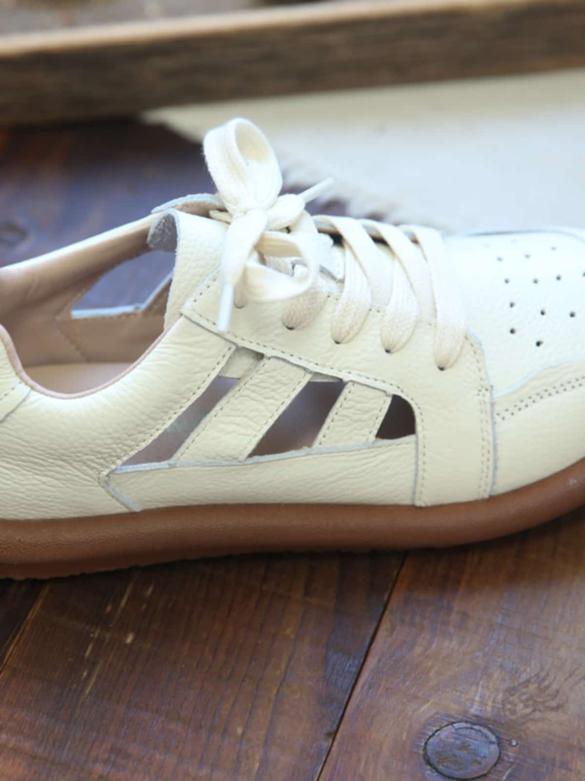 Hollow leather round head lace-up flat shoes breathable soft-soled shoes little white shoes summer