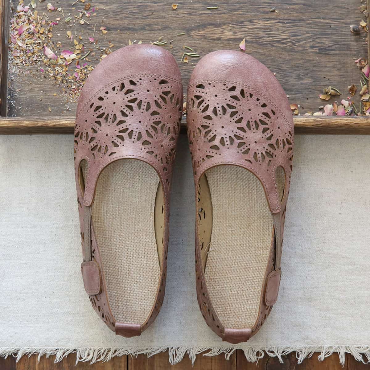 Hollow petal round head flat shoes summer cotton and linen comfortable shallow mouth single shoes women