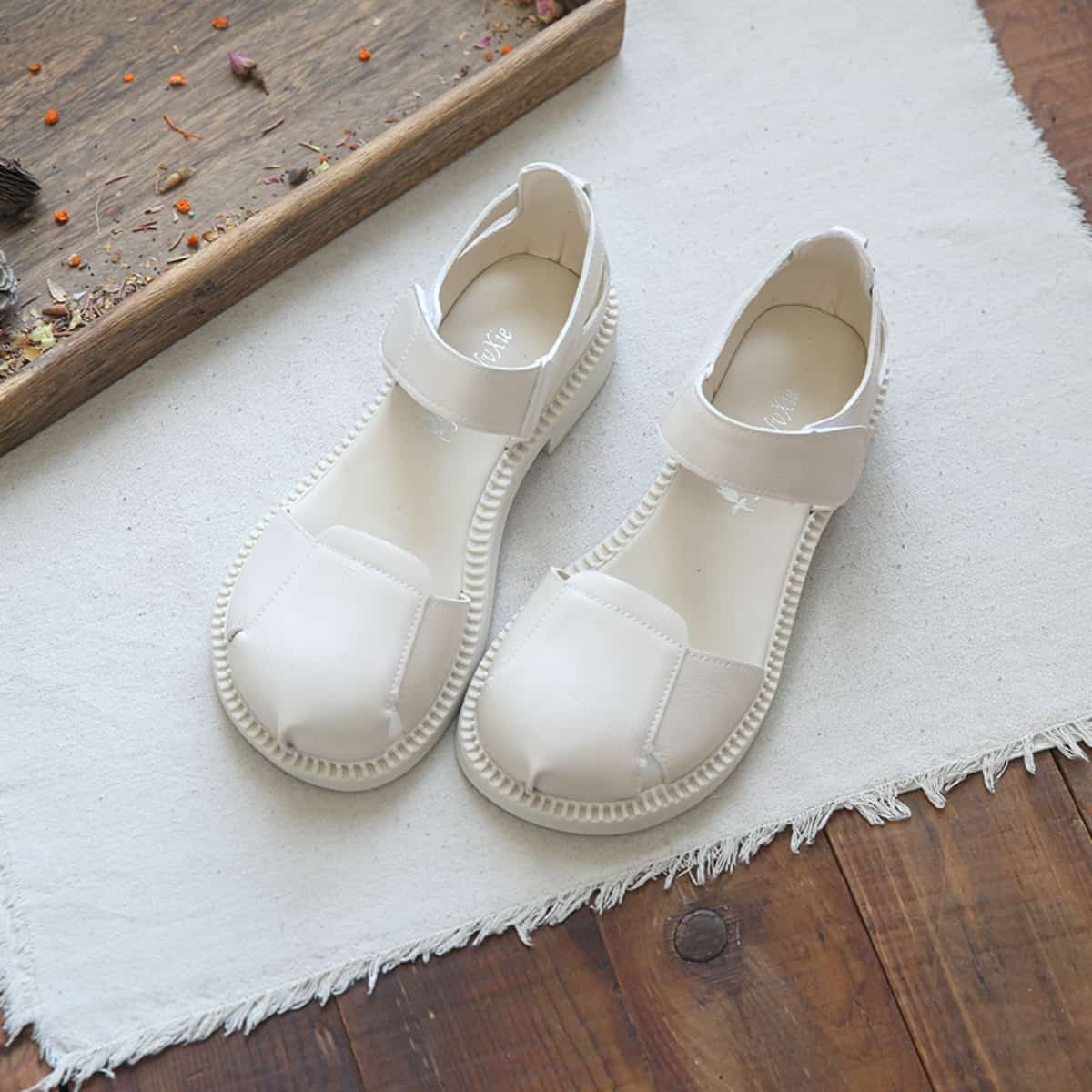 Hollow bag head flat bottom big head shoes summer comfortable versatile word with sandals women