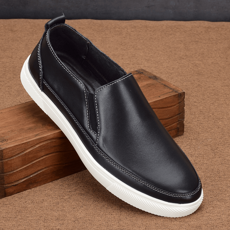 Leather casual fashion youth board shoes leather shoes men's soft sole breathable cowhide outdoor casual shoes