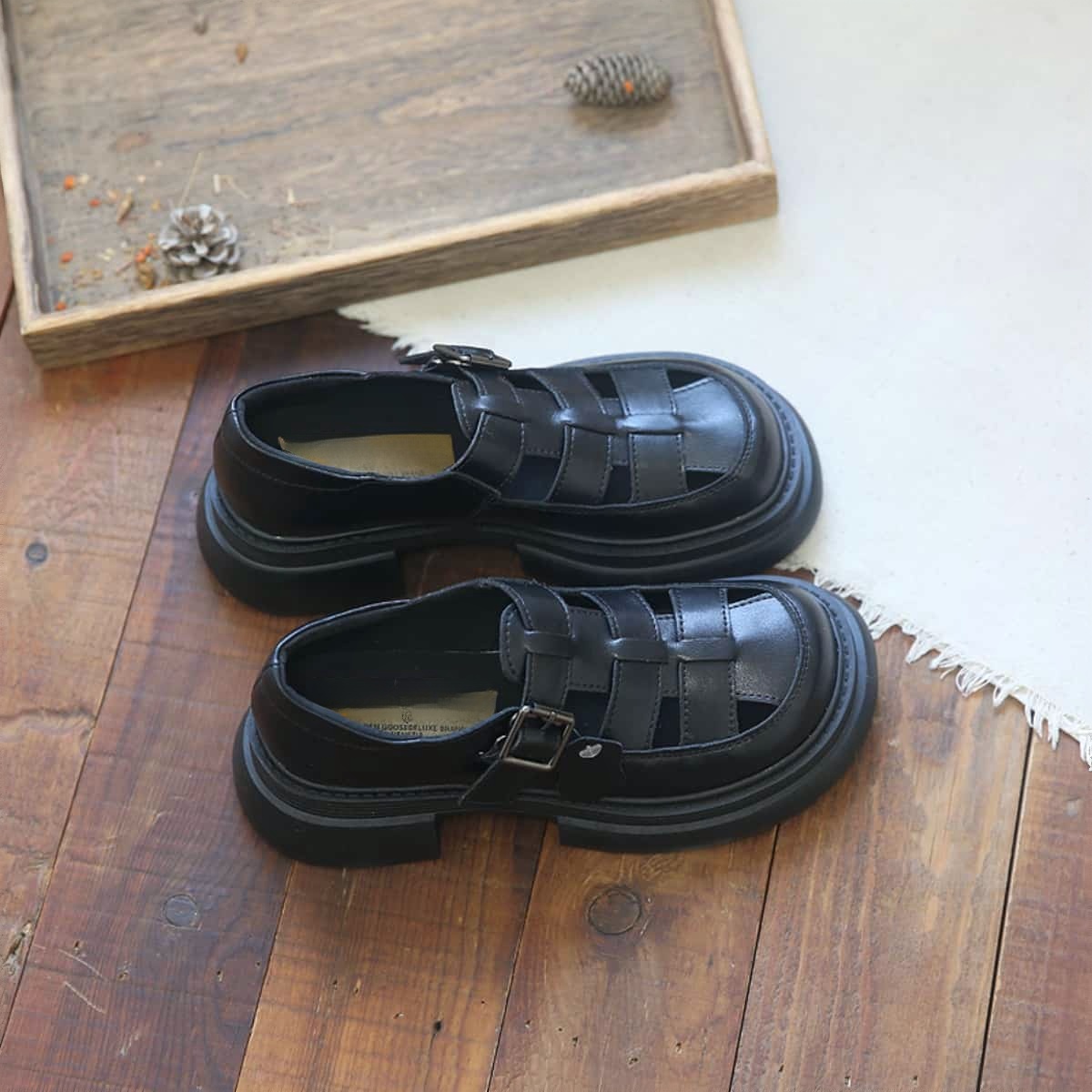 Leather hollow bag head thick sole big head shoes thick heel classic leather sandals Roman shoes summer