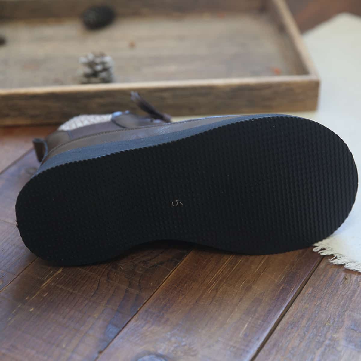 College style round head lace-up thick-soled big-head shoes winter wool mouth velvet black short boots children