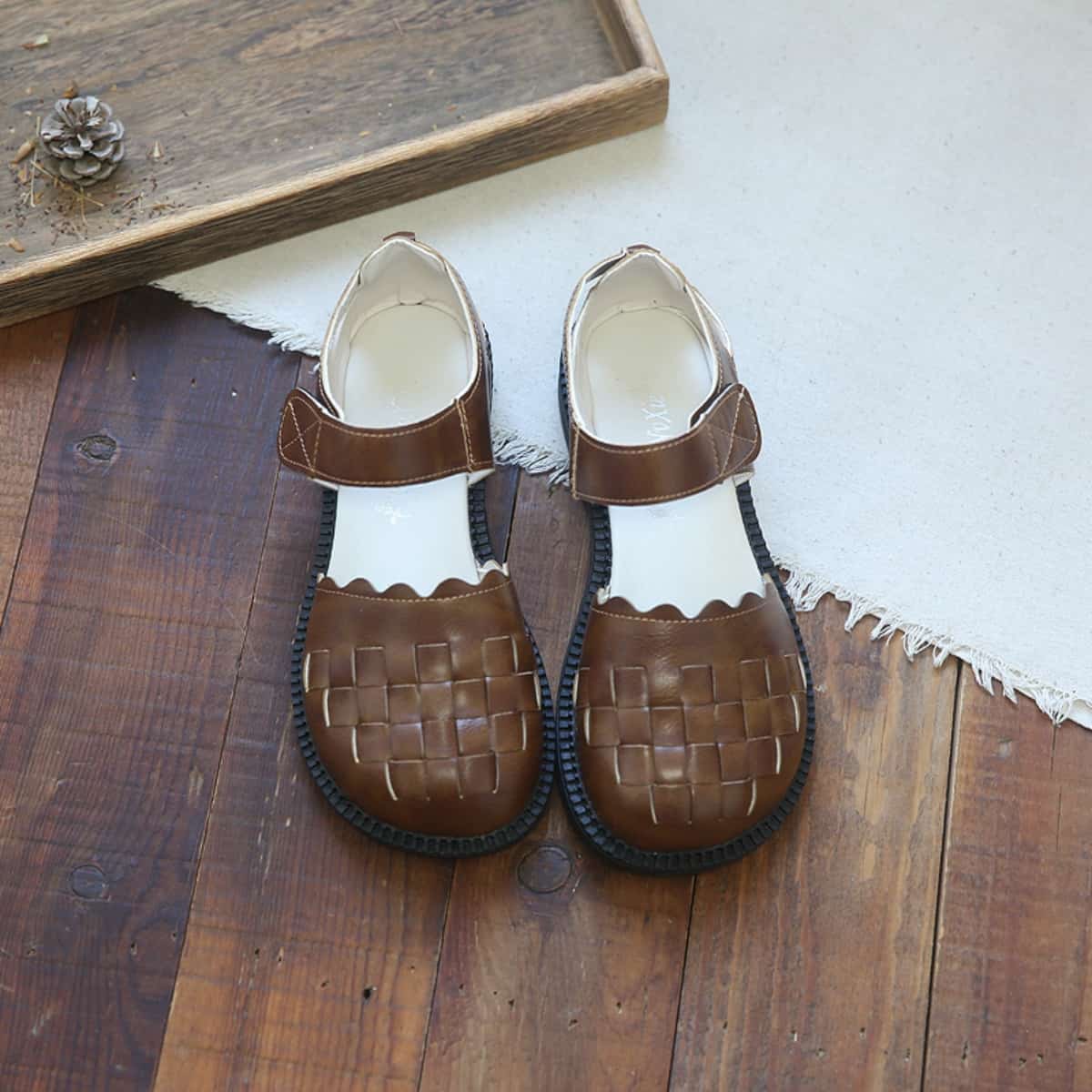 Hollow woven bag head small leather shoes summer word with low heel student beige sandals