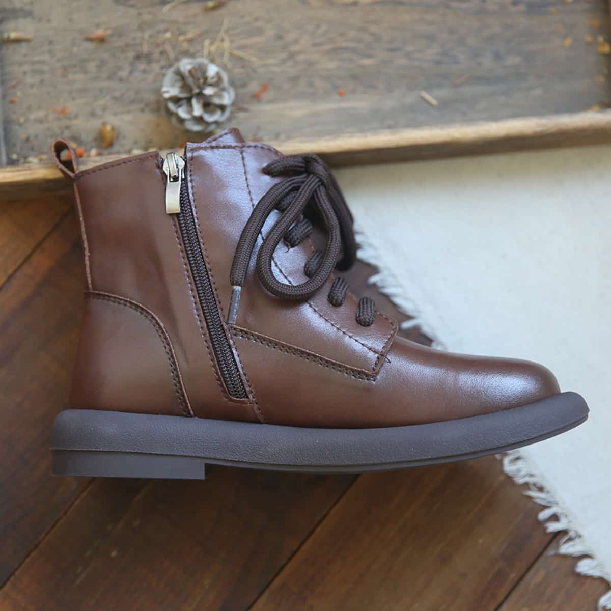 Leather round head lace-up flat Martin boots autumn and winter handsome locomotive boots low-heeled short boots