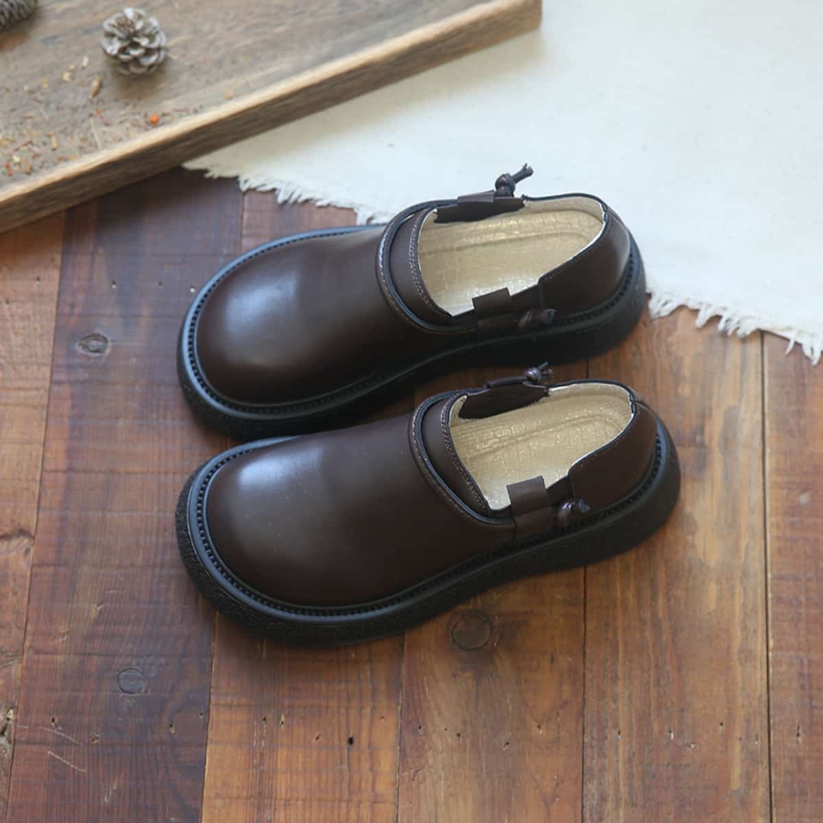 Round head thick-soled big head shoes, stretch your feet in early autumn, elastic mouth, versatile black small leather shoes