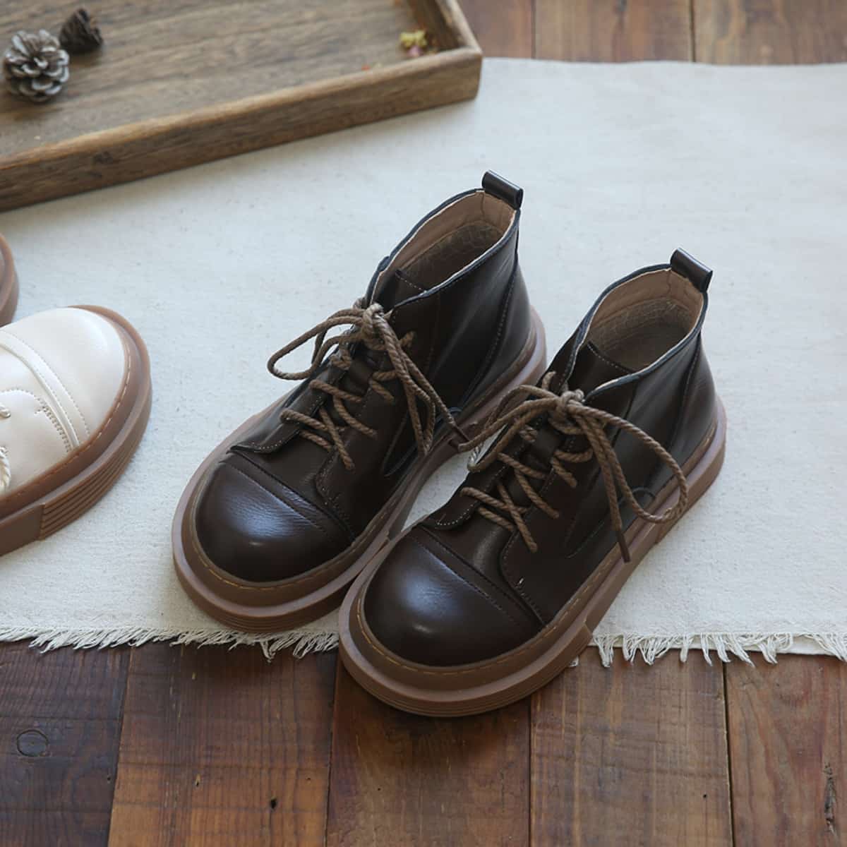 Round head lace-up platform big head shoes autumn and winter new versatile short boots Martin boots