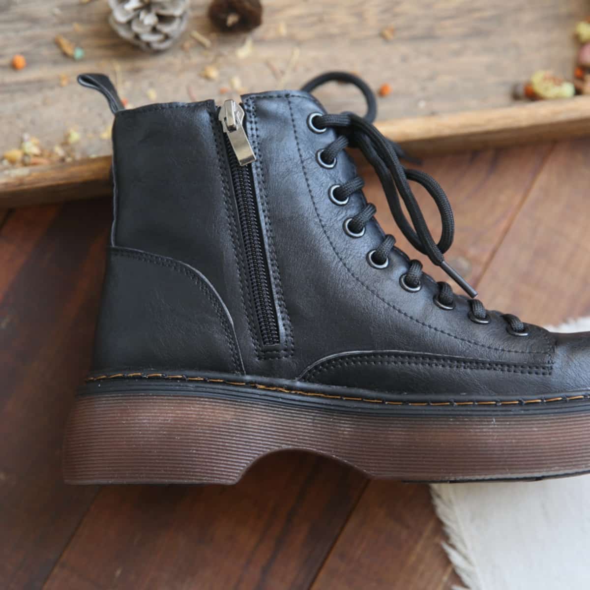Round head lace-up thick-soled Martin boots black classic handsome locomotive boots short boots women