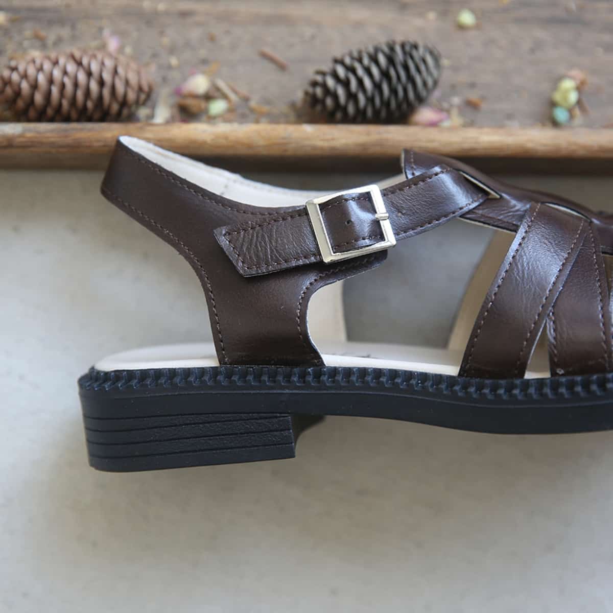 Glossy hollow bag head flats summer college style versatile big head shoes Roman sandals women