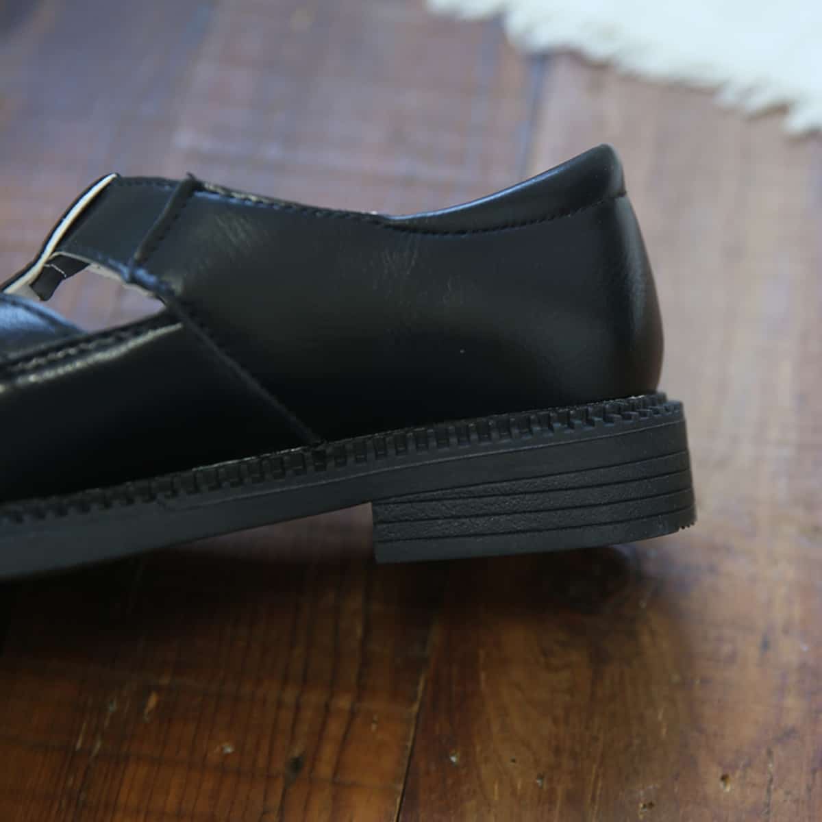 Hollow woven bag head Roman sandals summer T-button low heel breathable small leather shoes