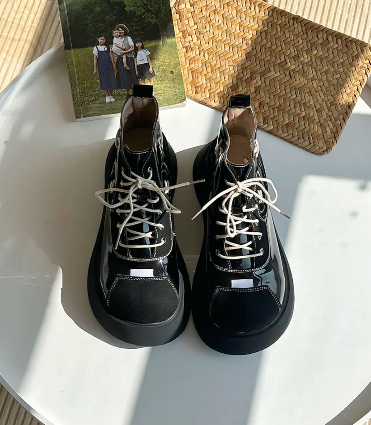 Round head lace-up thick-soled Martin boots autumn and winter black handsome trendy cool locomotive boots short boots women