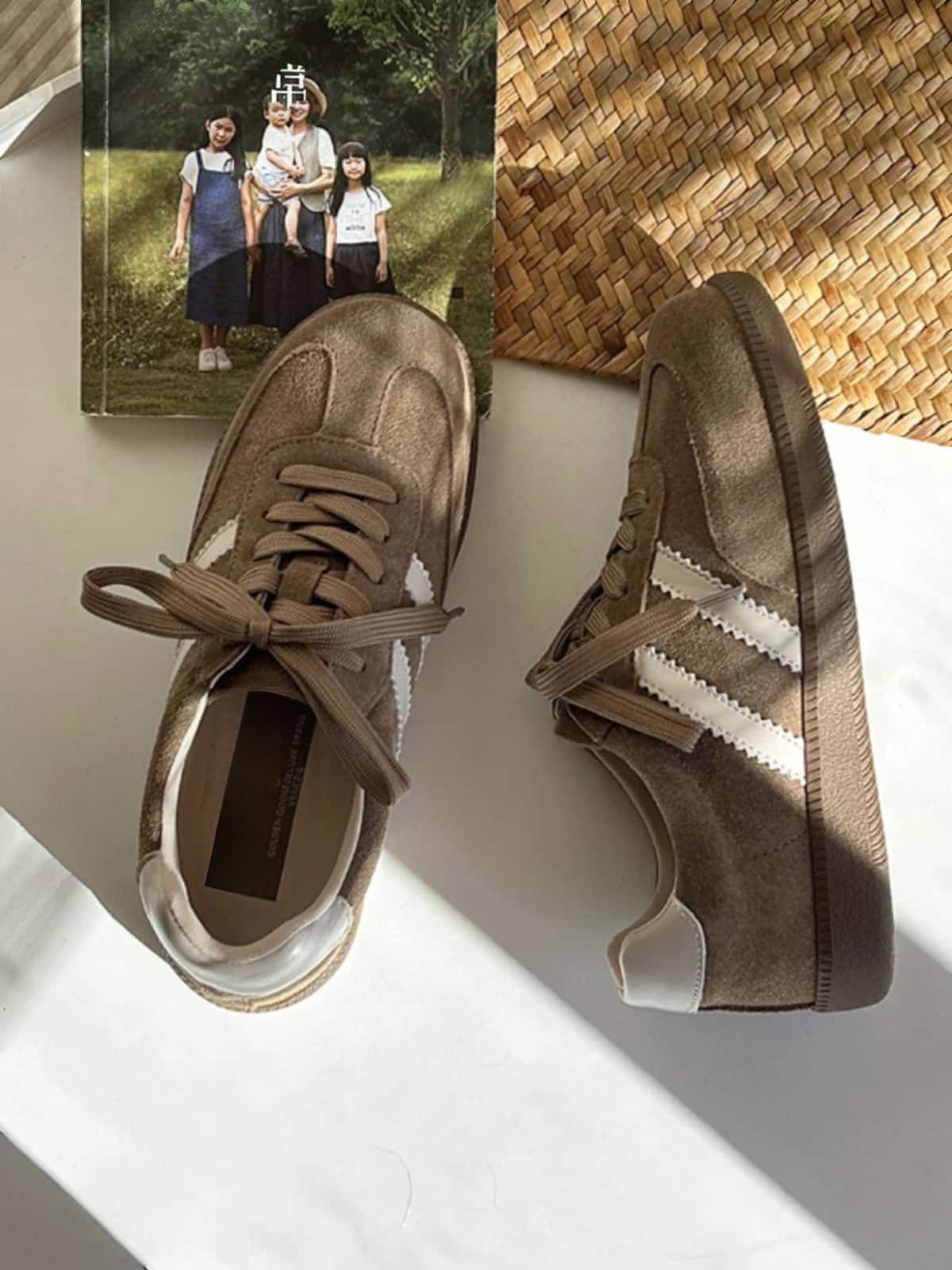 Dexun shoes women's spring leather round head lace-up flat-soled single shoes versatile board shoes