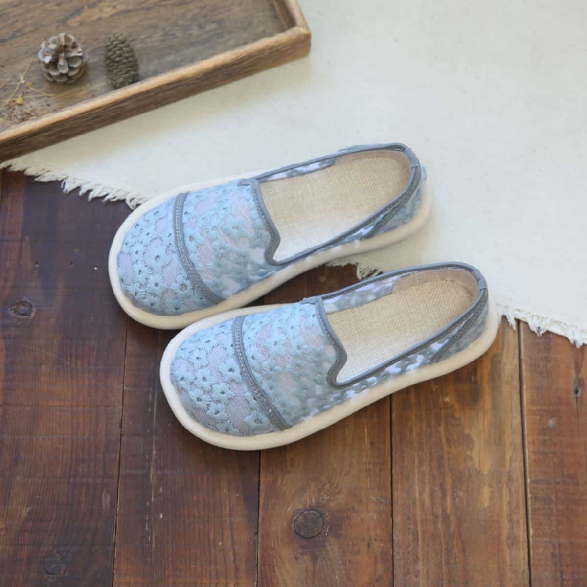 Mesh daisy round head shallow mouth flat shoes summer cotton and linen breathable foot soft sole single shoes