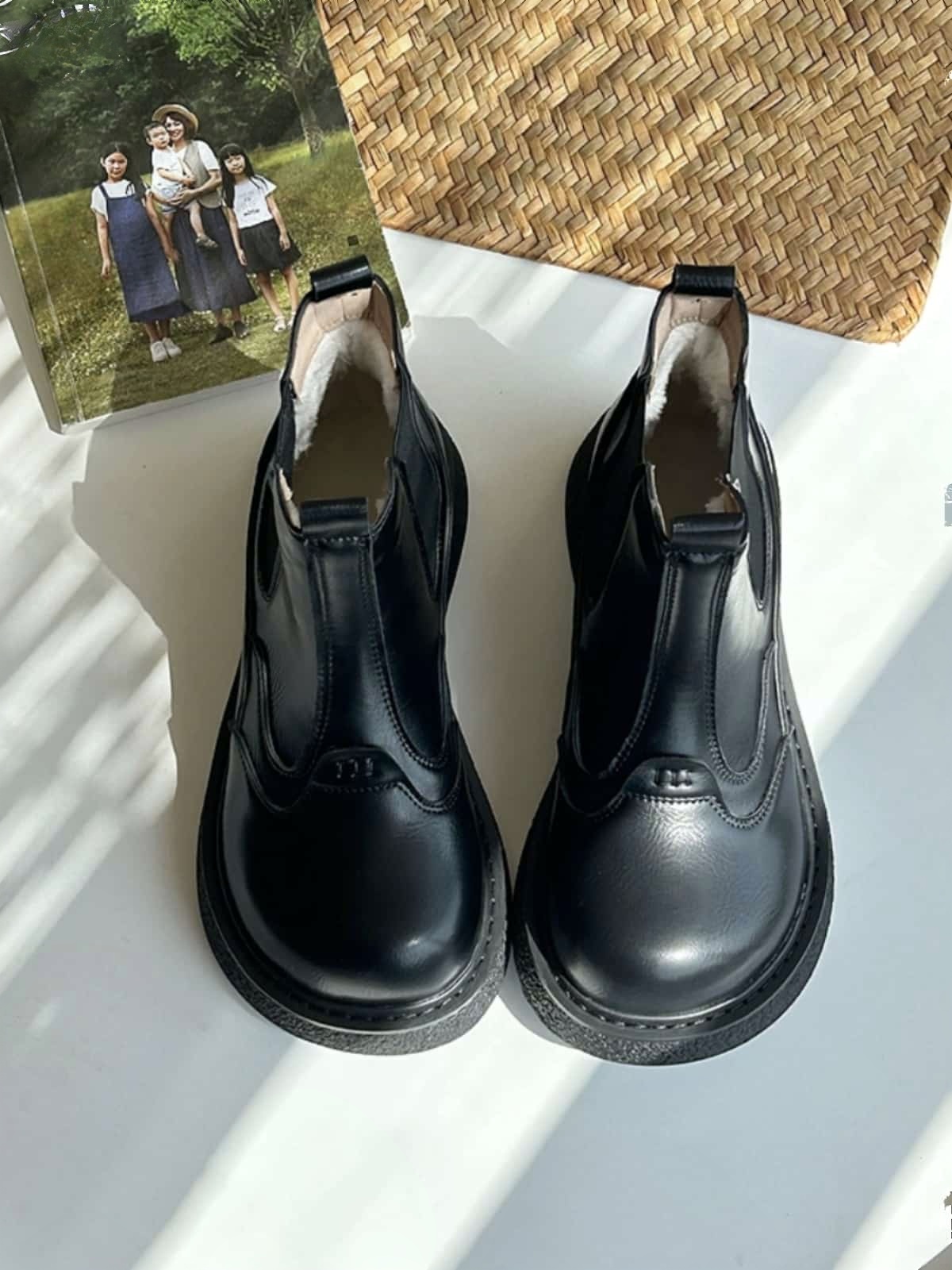 Round head platform big head shoes autumn and winter velvet middle heel black Martin boots short boots women