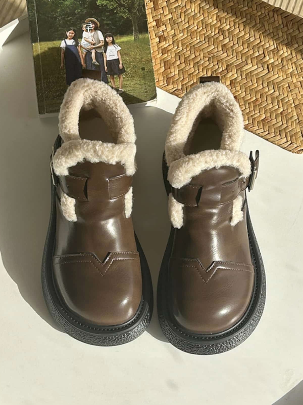 Round head thick sole big head shoes winter velvet heightening fashion small leather shoes short boots