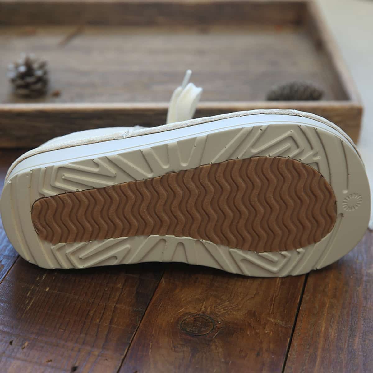 Round head lace-up thick-soled big head shoes New comfortable muffin sole shoes Single shoes Spring