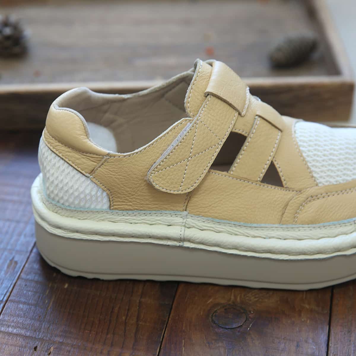 Leather hollow mesh round head thick sole big head shoes summer muffin bottom Roman sandals