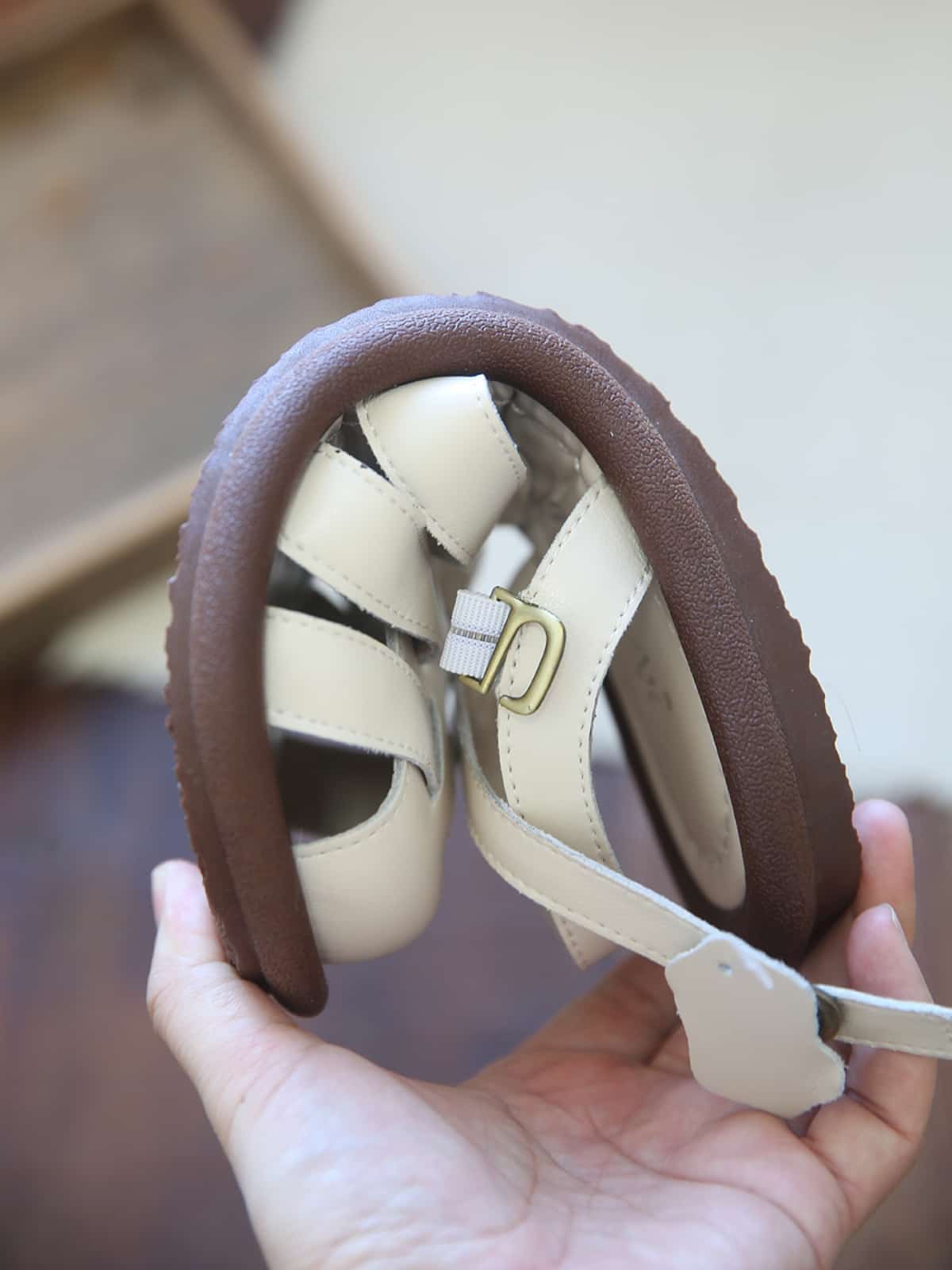 Leather hollow bag head flat shoes new wear breathable soft sole Roman sandals summer