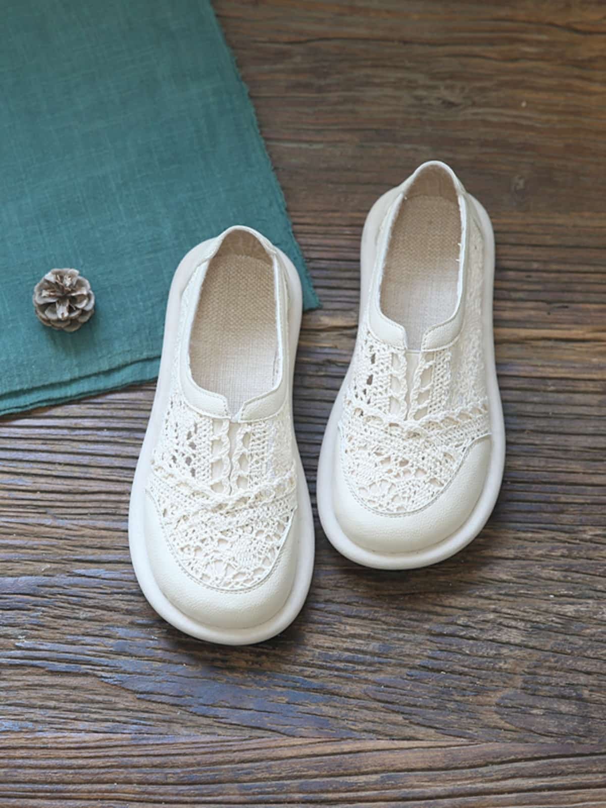 Hollow round head shallow mouth flat shoes cotton and linen breathable foot fisherman small net shoes single shoes summer