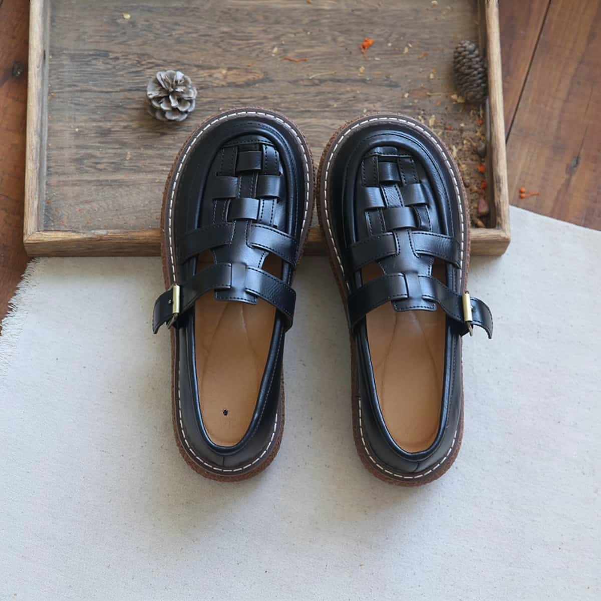 Hollow woven round head thick sole big head sandals summer beige buckle strap Roman shoes