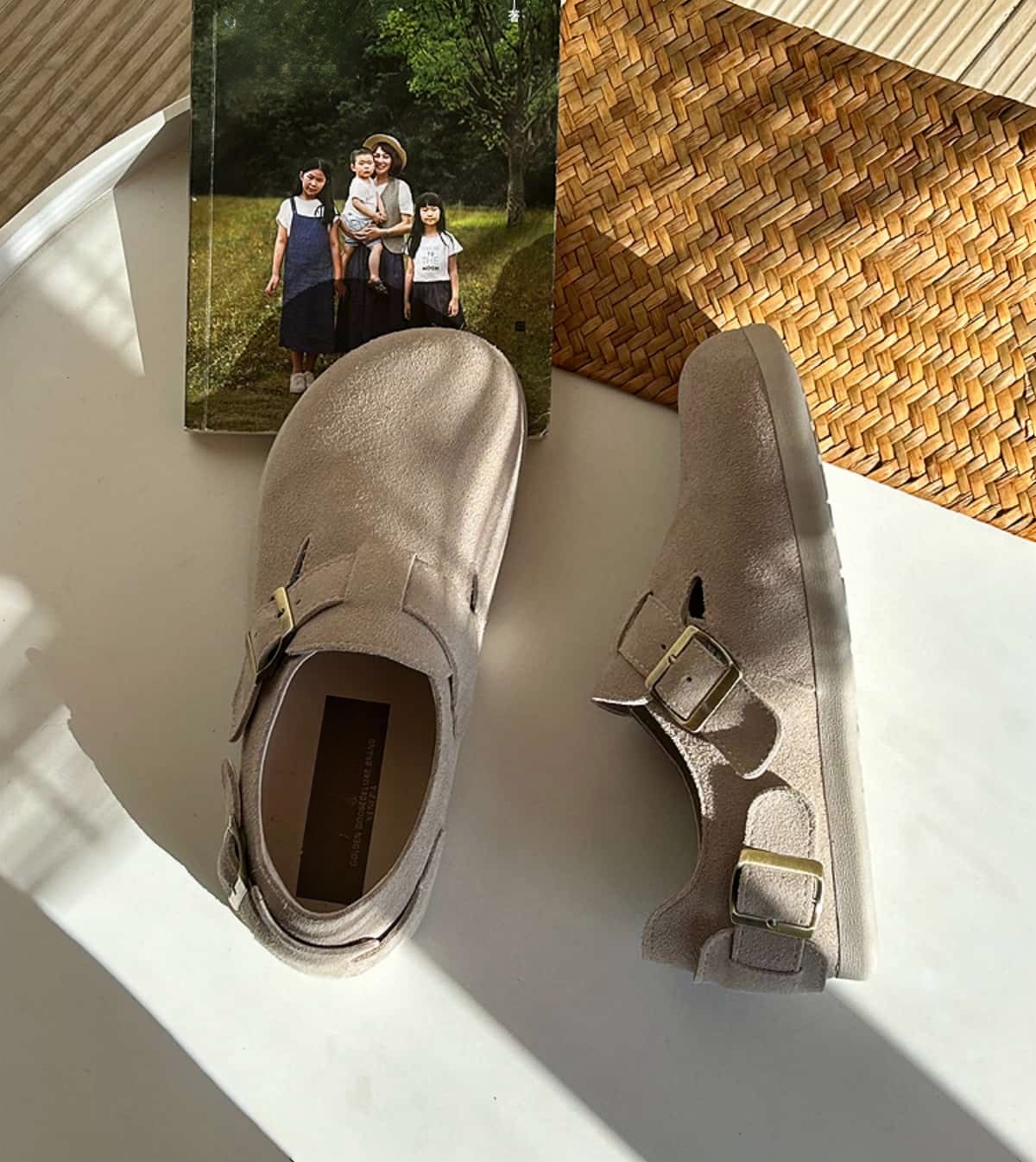 Leather round head Birkenstocks spring new belt buckle versatile soft sole single shoes