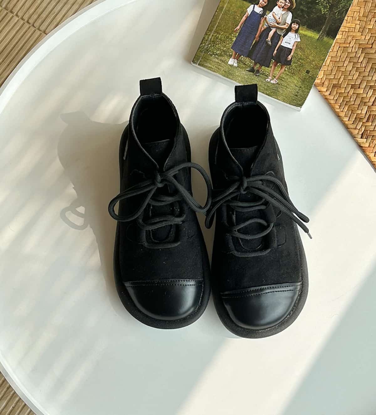 Round head lace-up flat-bottomed short boots autumn and winter new fashion soft-soled Martin boots