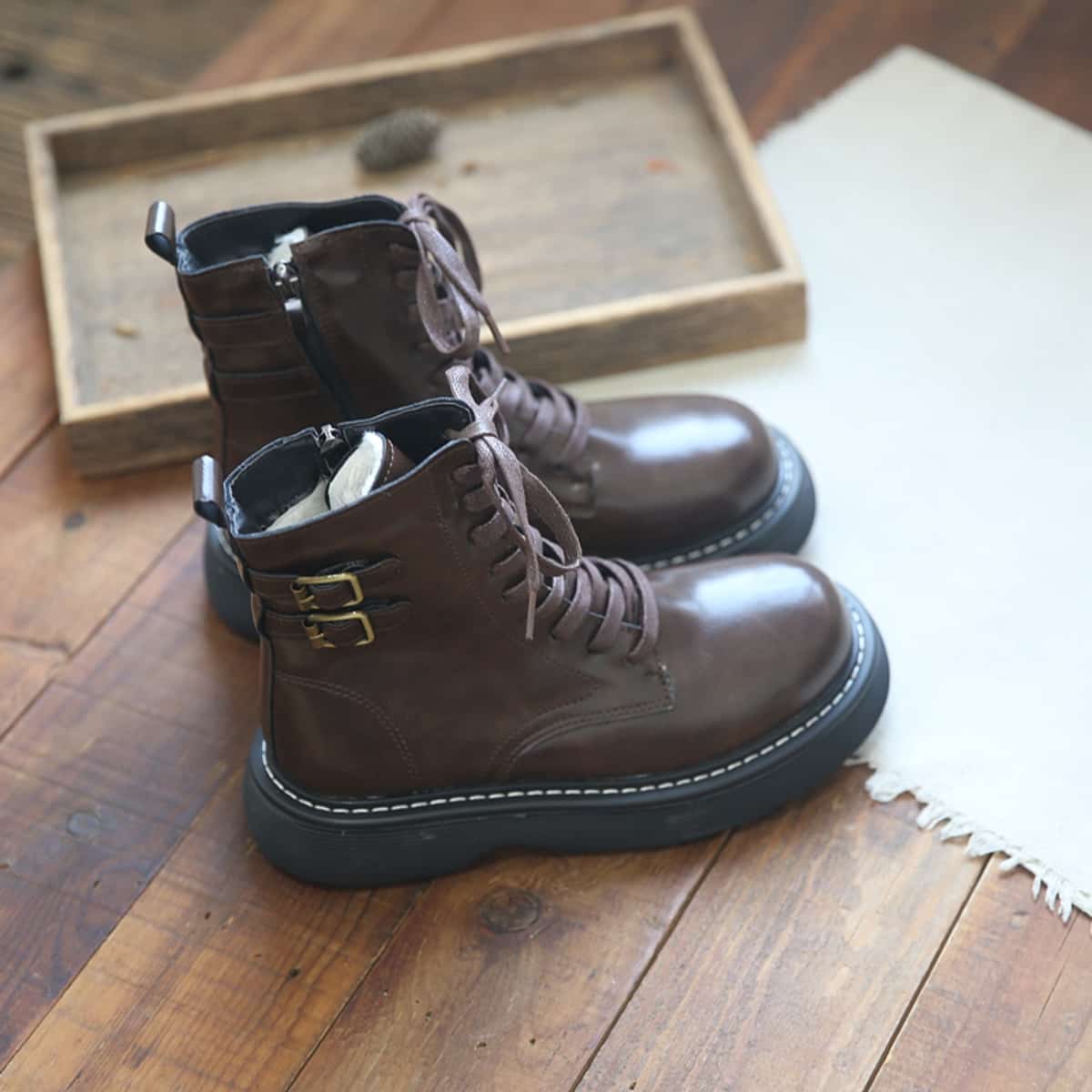 Round head lace-up thick-soled locomotive Martin boots women's autumn and winter velvet belt buckle black medium boots