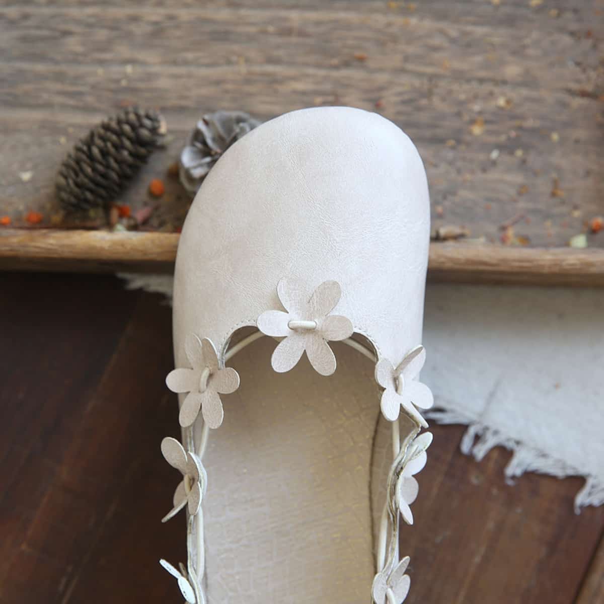 Petal round head shallow mouth flat shoes summer a foot low heel daily single shoes women