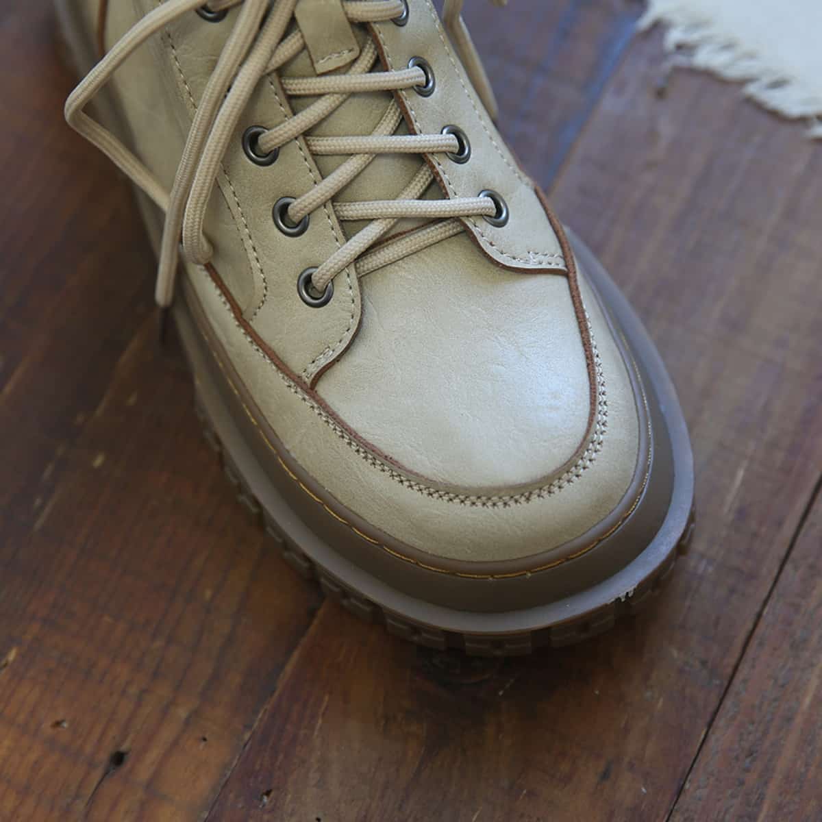 Round head lace-up thick-soled big-head Martin boots autumn new personalized versatile short boots