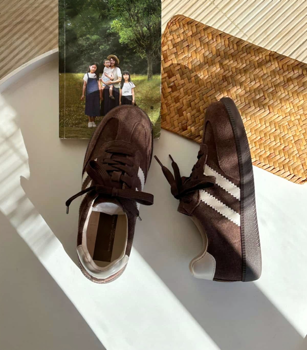 Dexun shoes women's spring leather round head lace-up flat-soled single shoes versatile board shoes