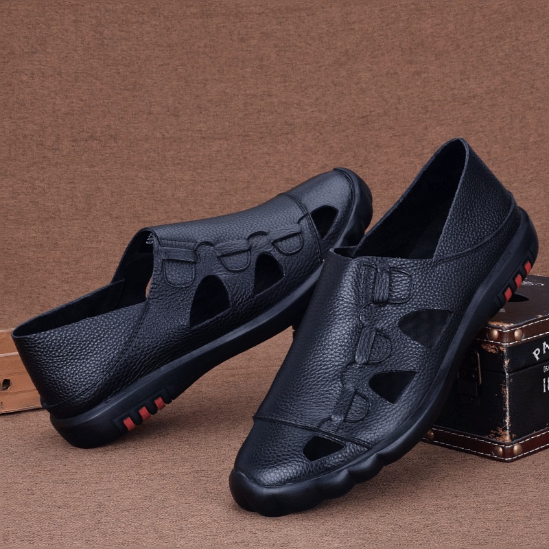 Summer men's sandals leather hole shoes breathable soft leather soft sole non-slip first layer cowhide sandals men's bag head