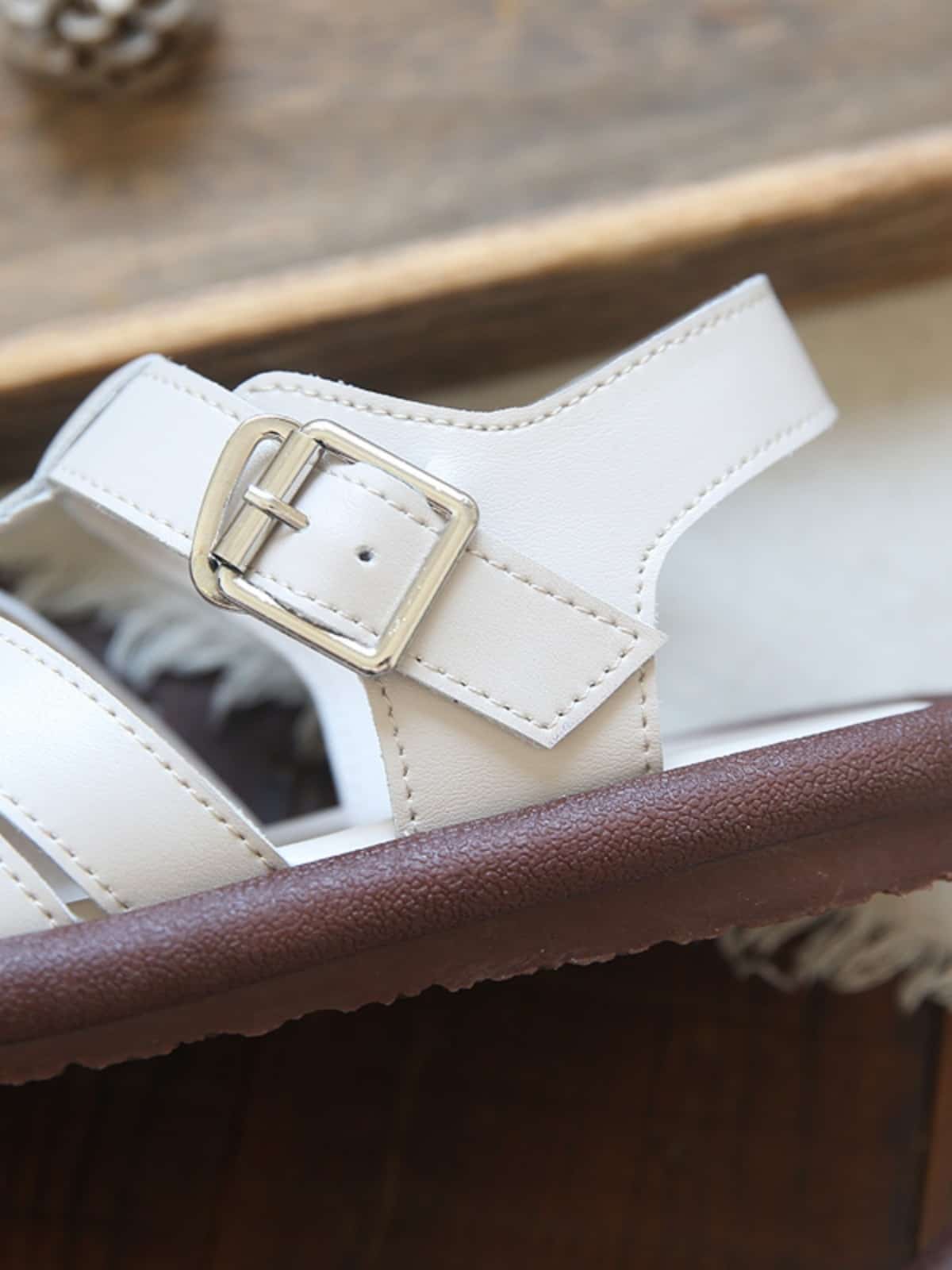 Leather Woven Round Head Flats Summer Soft Sole Hollow Roman Open-toed Sandals