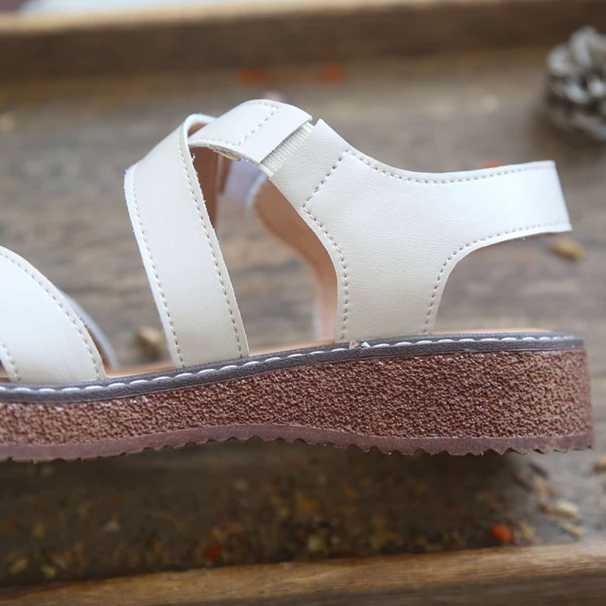 Leather hollow bag head platform big head shoes summer cross strap middle heel Roman sandals