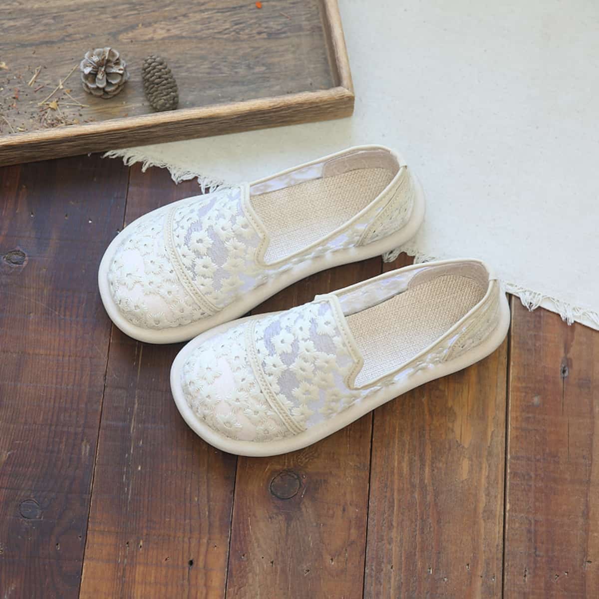 Mesh daisy round head shallow mouth flat shoes summer cotton and linen breathable foot soft sole single shoes