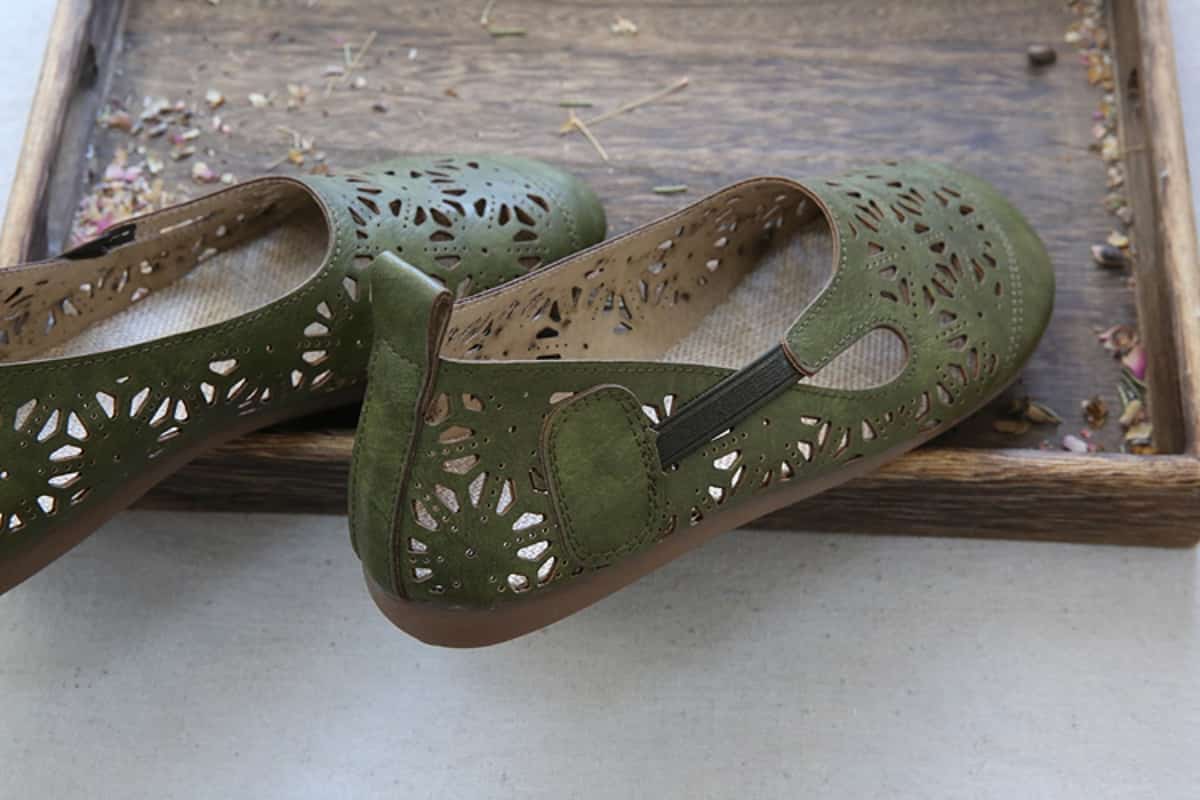 Hollow petal round head flat shoes summer cotton and linen comfortable shallow mouth single shoes women