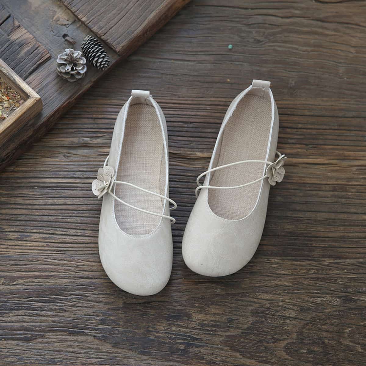Hollow petal bag head flat shoes summer cotton and linen handmade comfortable soft-soled sandals