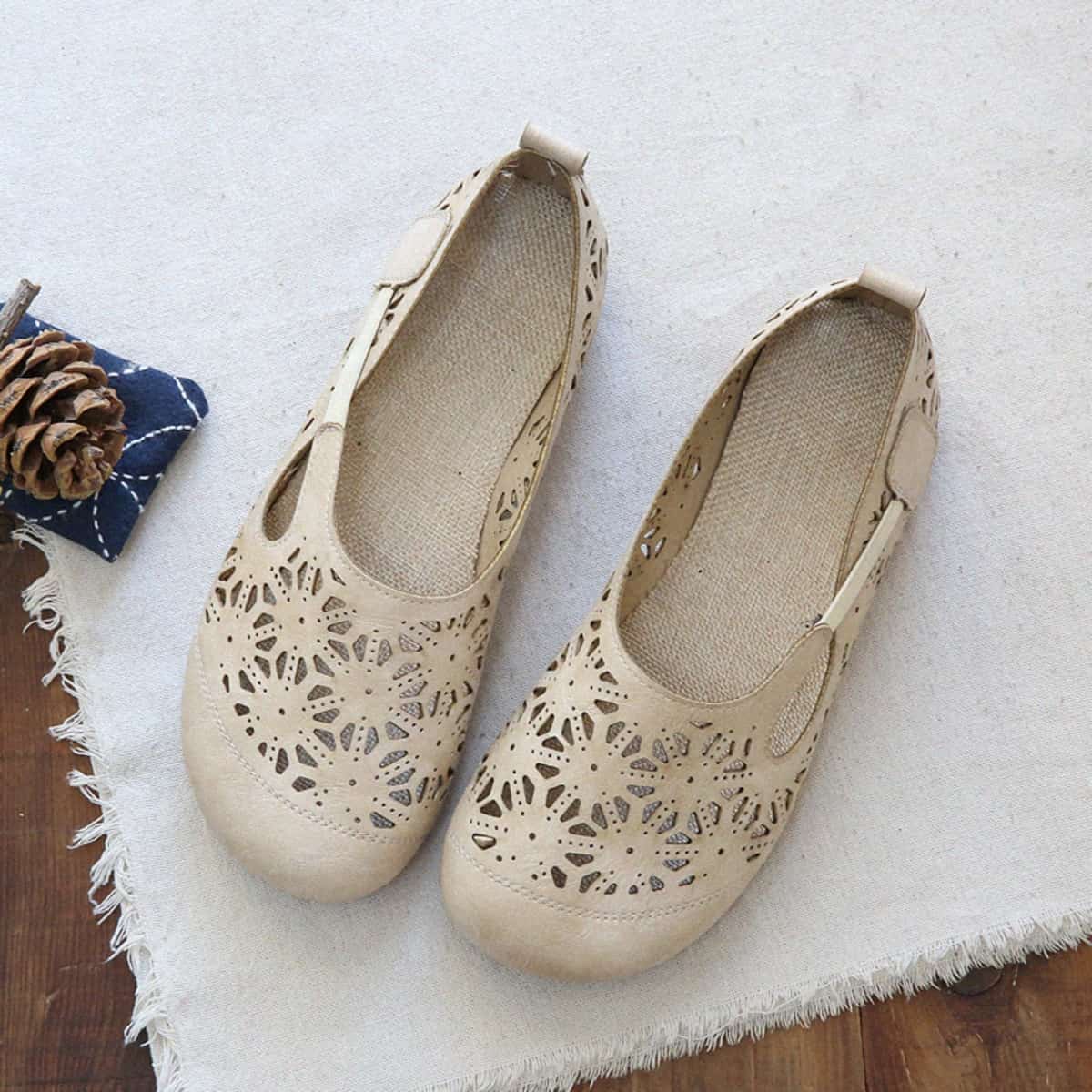 Hollow petal round head flat shoes summer cotton and linen comfortable shallow mouth single shoes women