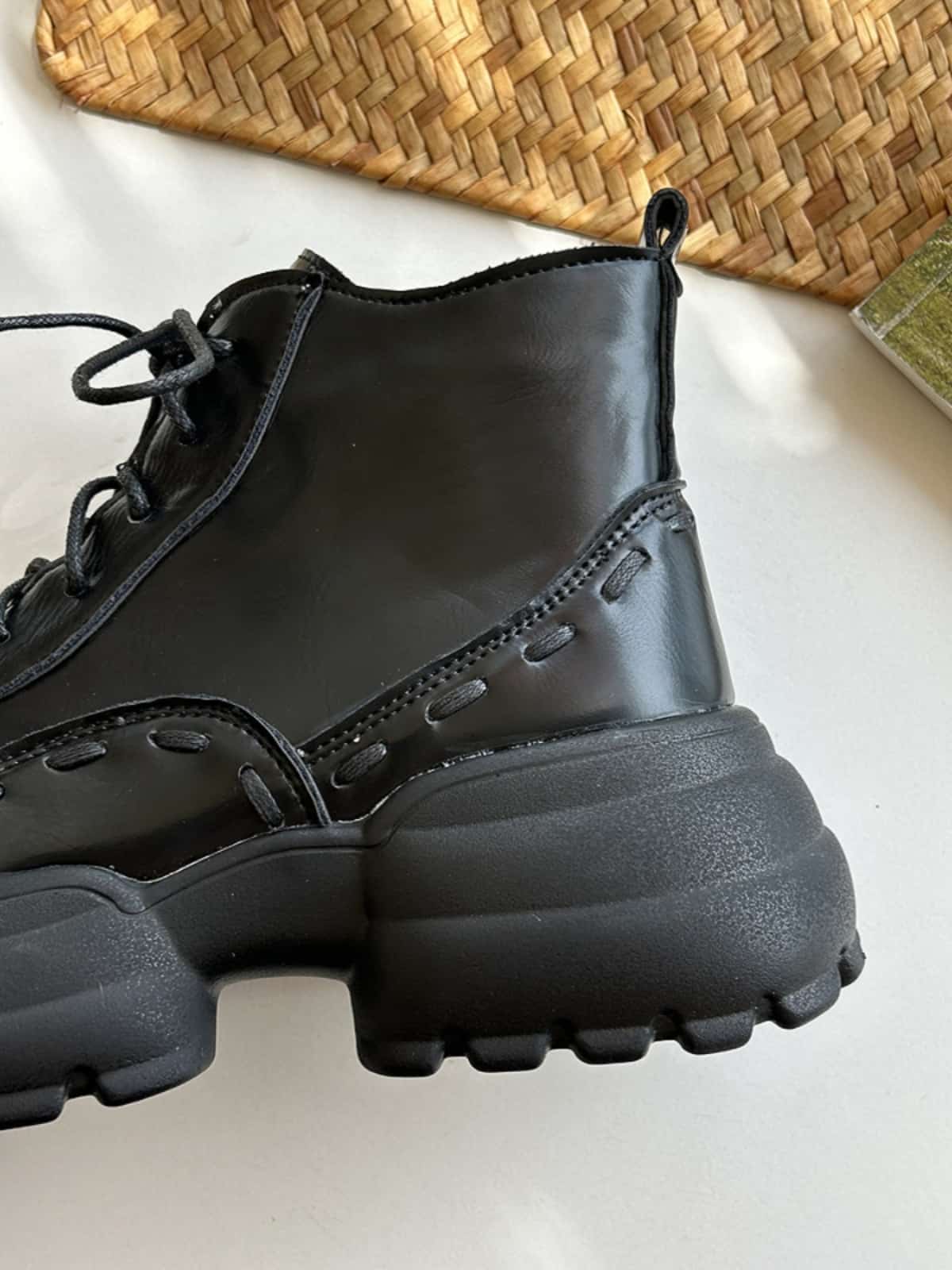 Round head lace-up thick-soled Martin boots autumn new thick heel heightening handsome locomotive boots short boots