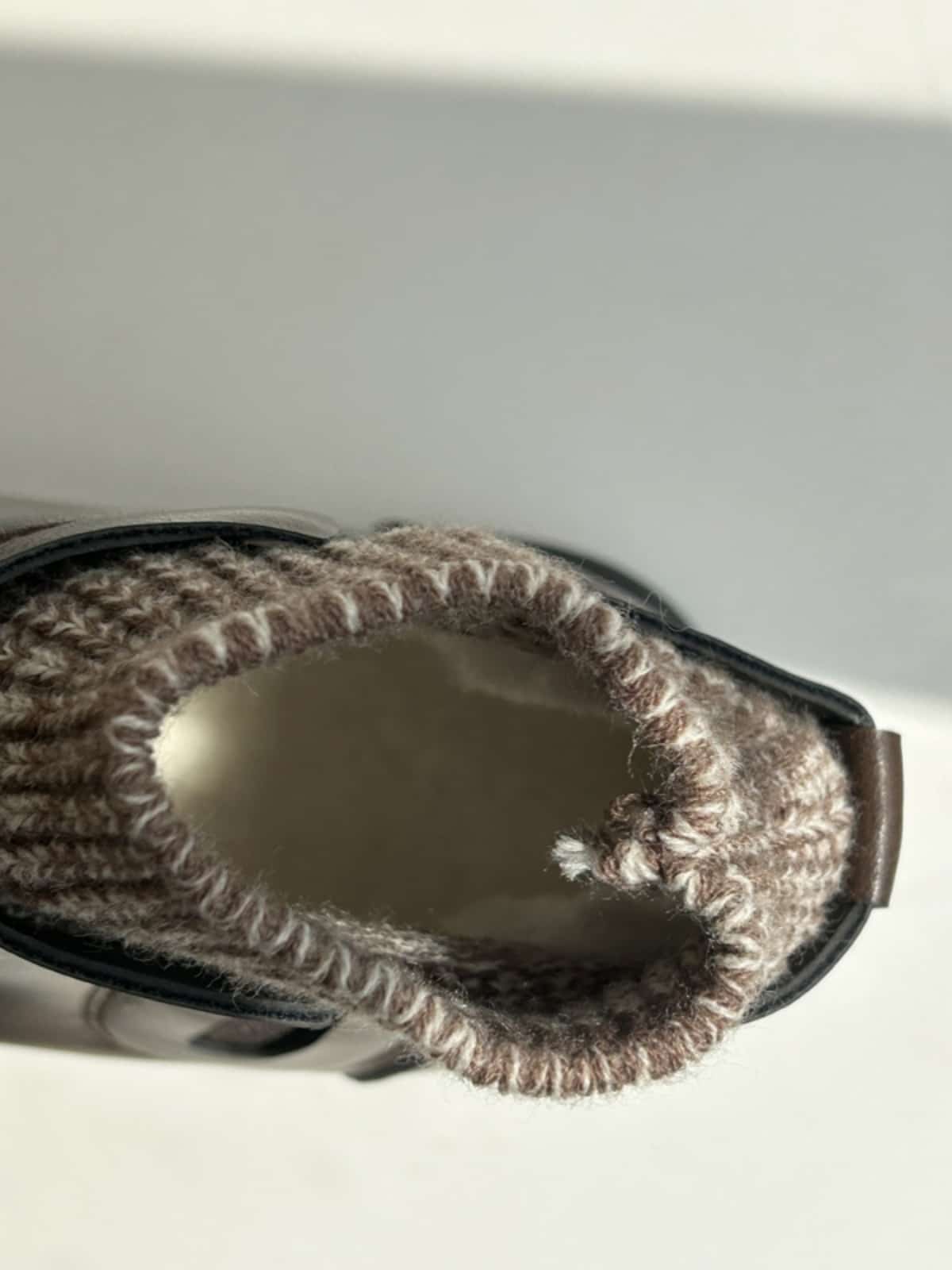 Wool mouth round head thick sole big head shoes winter velvet medium heel small leather shoes short boots