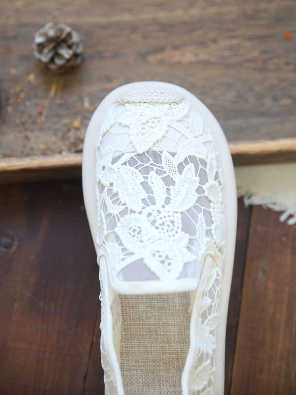 Mesh round head shallow mouth flat shoes hand-embroidered cotton and linen breathable foot lazy shoes summer