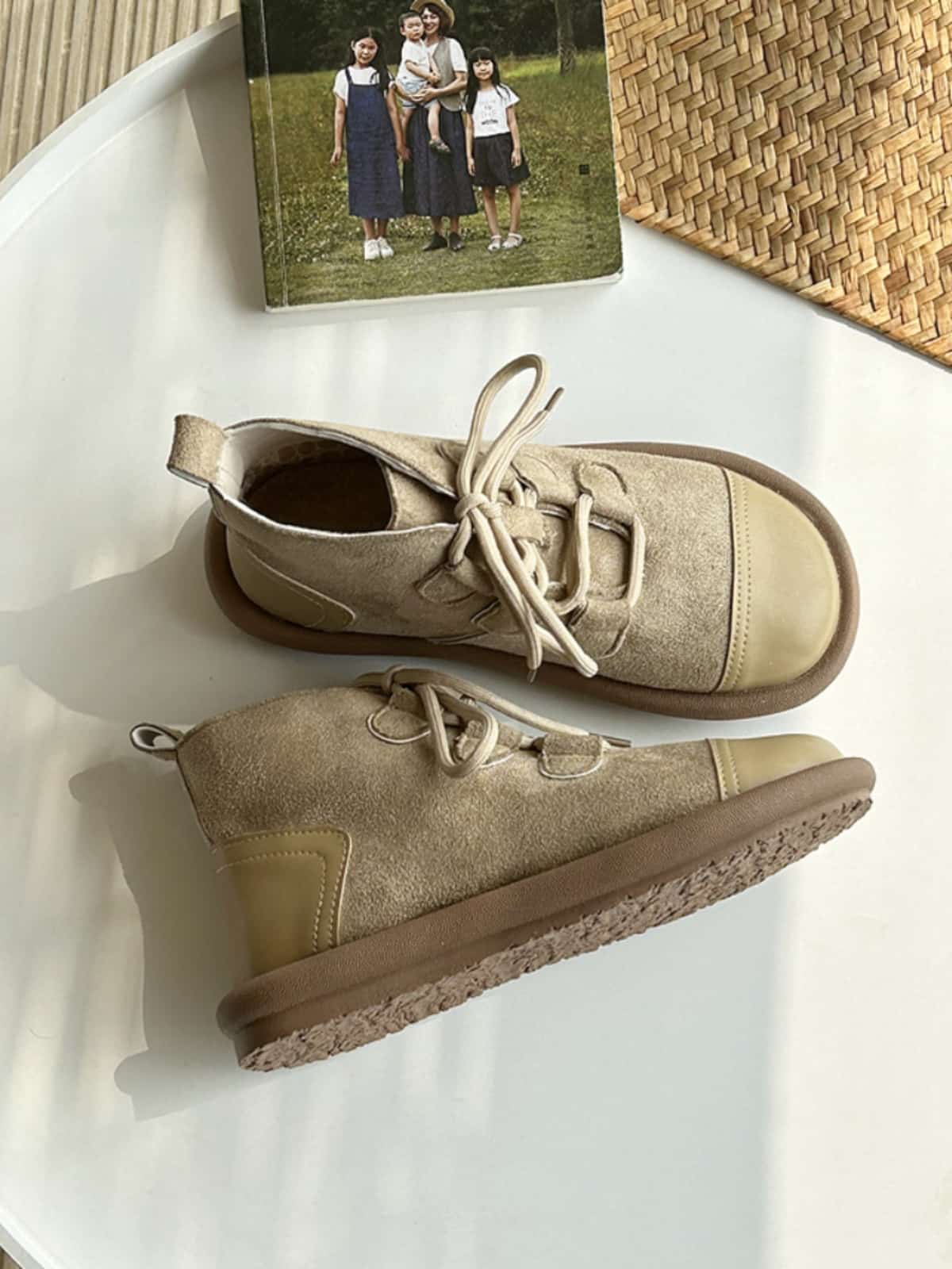 Round head lace-up flat-bottomed short boots autumn and winter new fashion soft-soled Martin boots