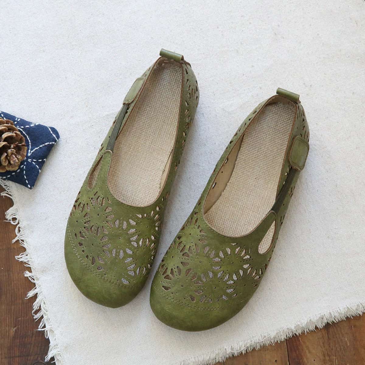 Hollow petal round head flat shoes summer cotton and linen comfortable shallow mouth single shoes women