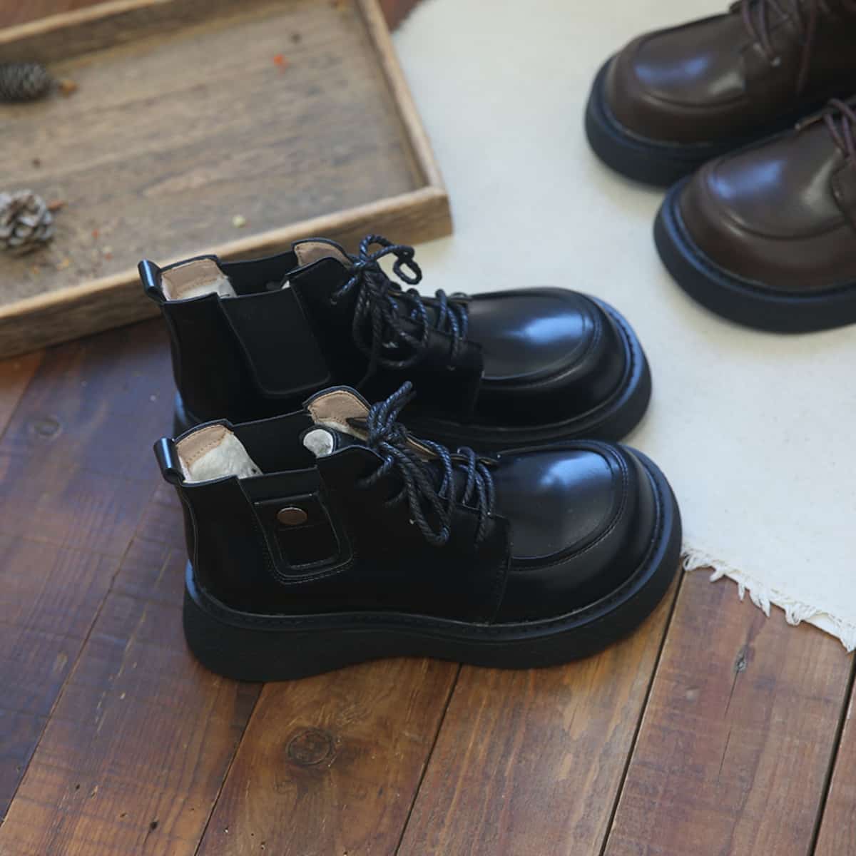 Round head lace-up thick-soled big-head Martin boots women's winter velvet college style black short boots