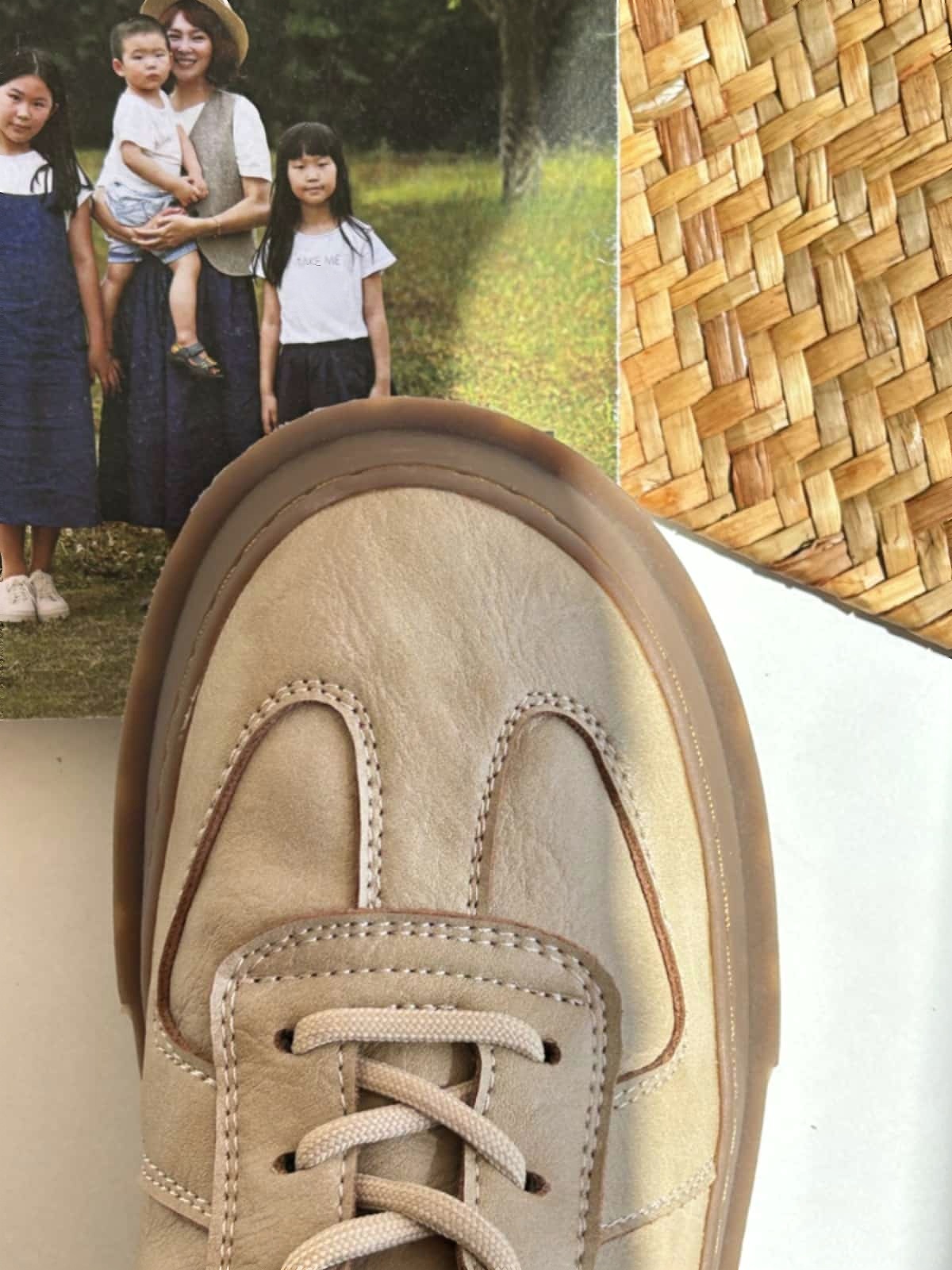 Round head lace-up flat bottom Martin boots autumn and winter handsome black medium heel short boots women