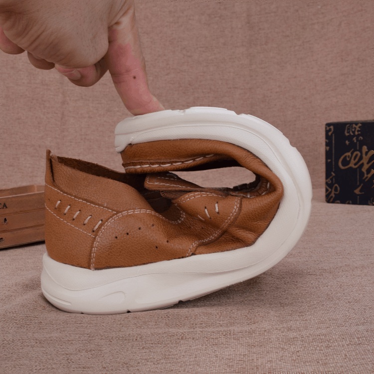 Soft-soled men's handmade casual leather shoes men's leather lightweight shock-absorbing single shoes breathable travel shoes