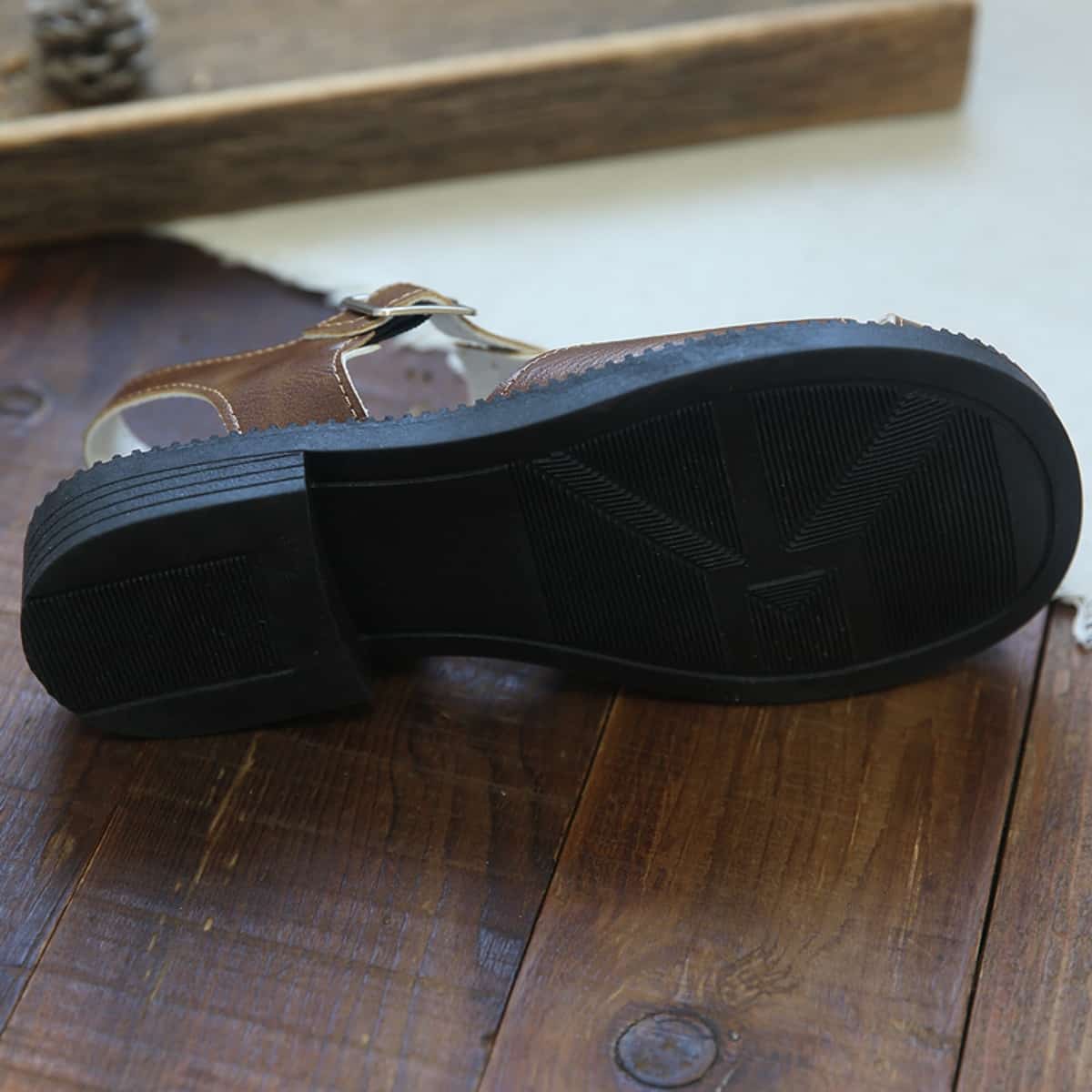 Hollow round head low heel Roman shoes summer new rivet fashion T-button sandals