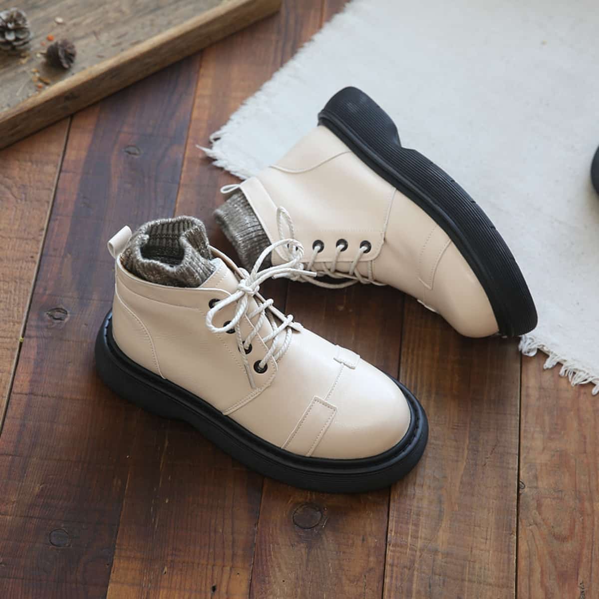Glossy round head lace-up thick-soled big head shoes winter wool mouth velvet personalized versatile Martin boots women