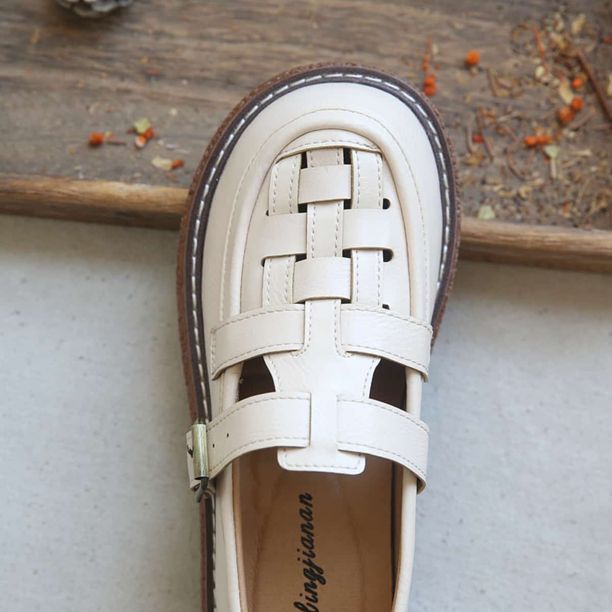 Hollow woven round head thick sole big head sandals summer beige buckle strap Roman shoes