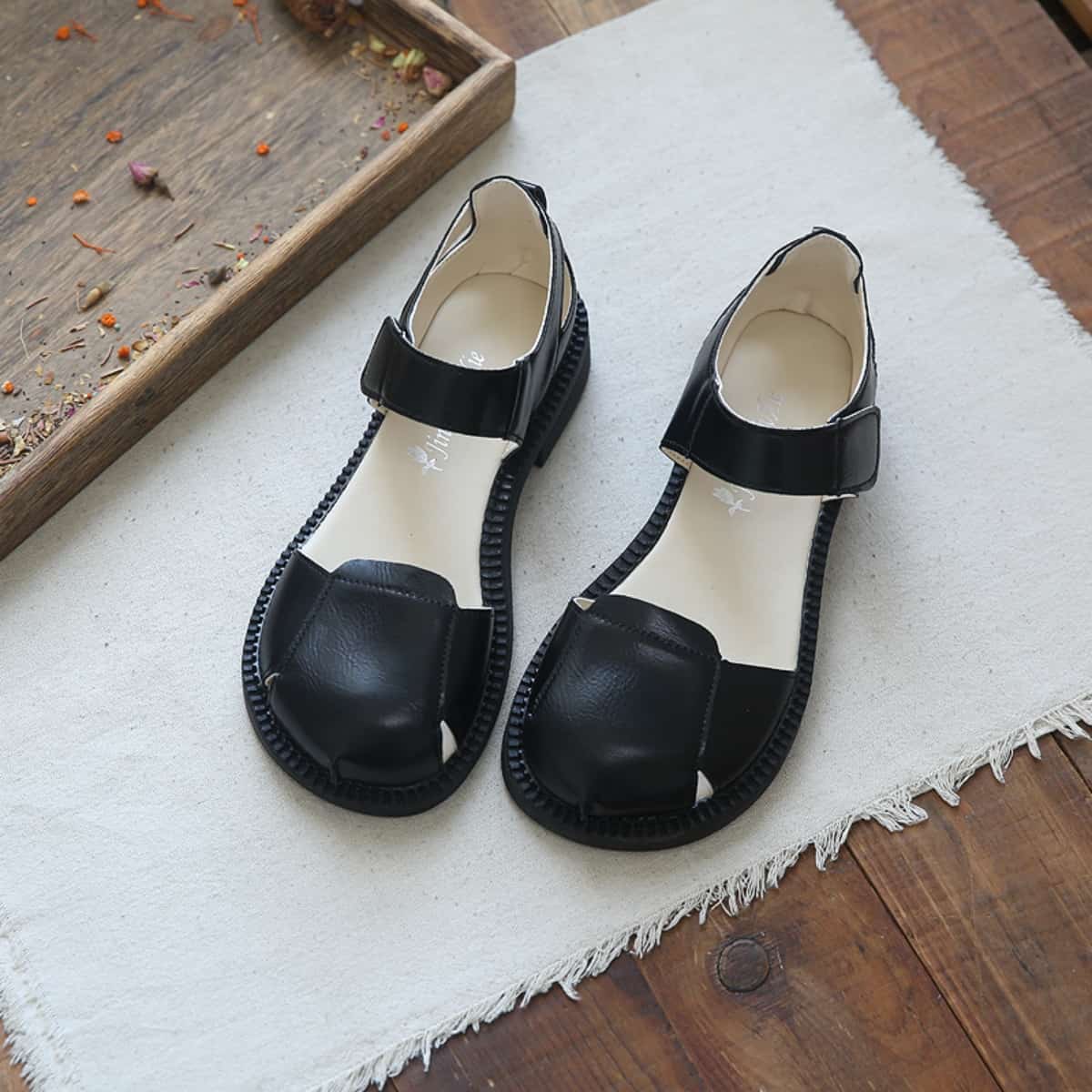 Hollow bag head flat bottom big head shoes summer comfortable versatile word with sandals women