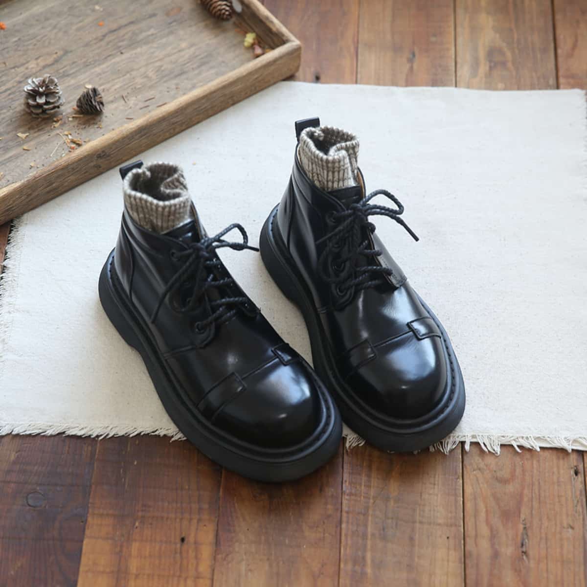 Glossy round head lace-up thick-soled big head shoes winter wool mouth velvet personalized versatile Martin boots women