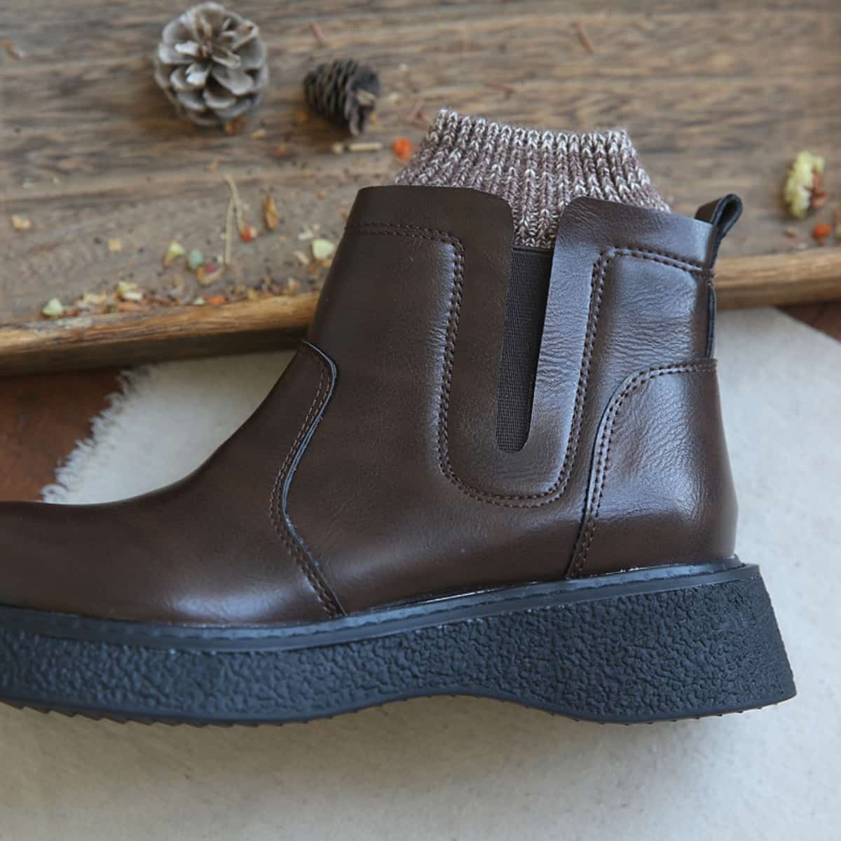 Glossy platform big head shoes winter wool mouth plush locomotive boots cigarette boots women